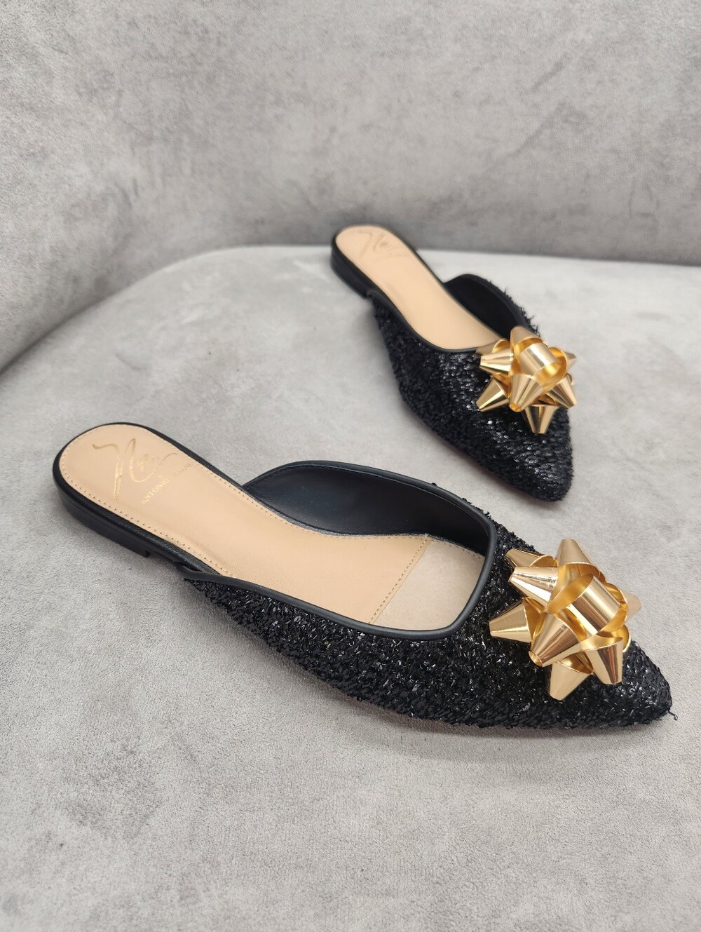Antonio Melani The Nat Note Mules 6 Black Gold Bow Textured Estrella New $170